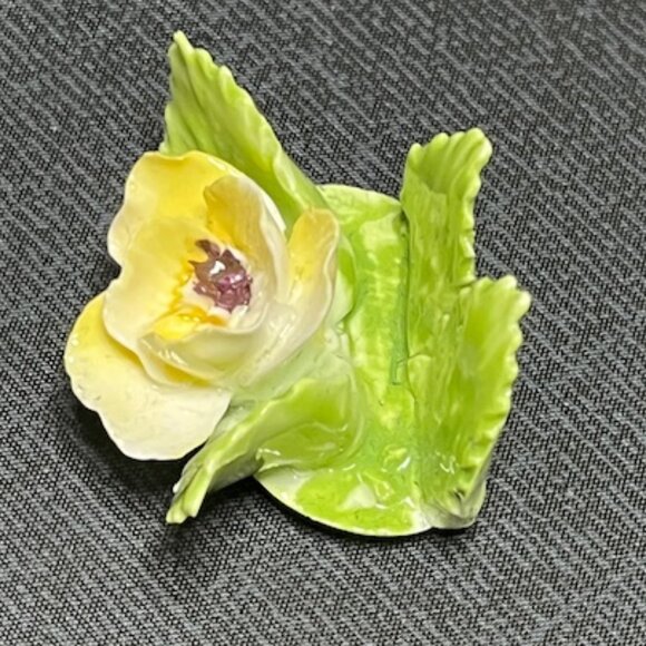 VTG ONE Adderley Floral Bone China Place-Name Card Holder Yellow England 1.5" - Picture 3 of 14